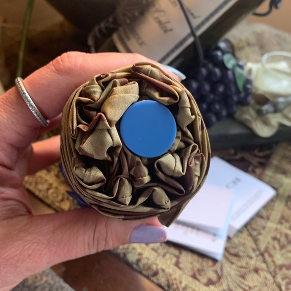 Authentic COACH signature colorblock print small retractable umbrella wristlet - Picture 3 of 7